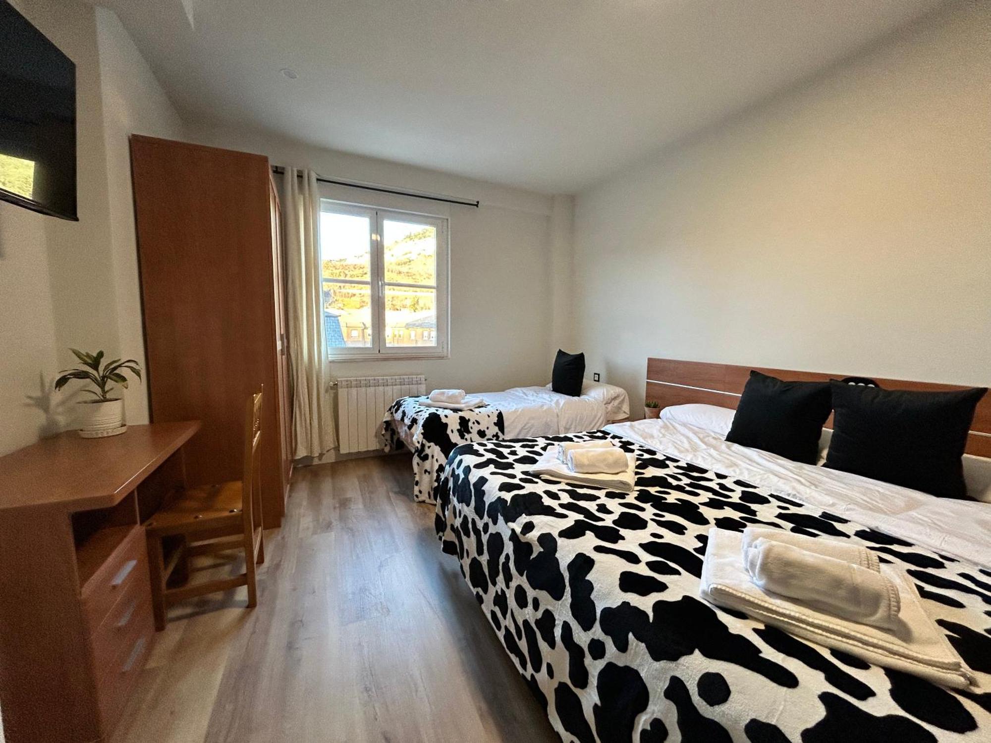 Bicis & Vacas Hotel La Pola de Gordon Ngoại thất bức ảnh