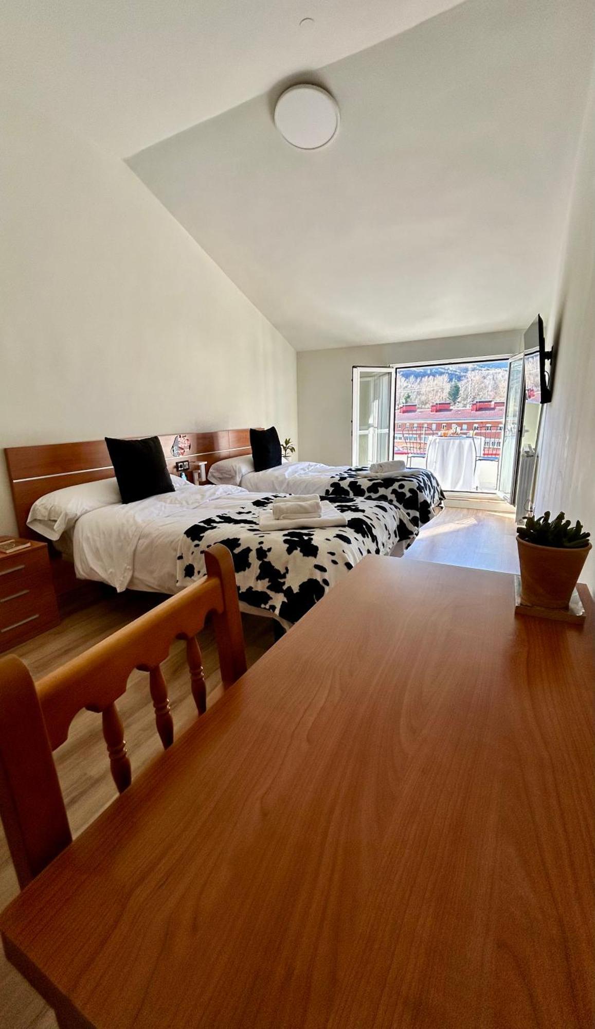 Bicis & Vacas Hotel La Pola de Gordon Ngoại thất bức ảnh