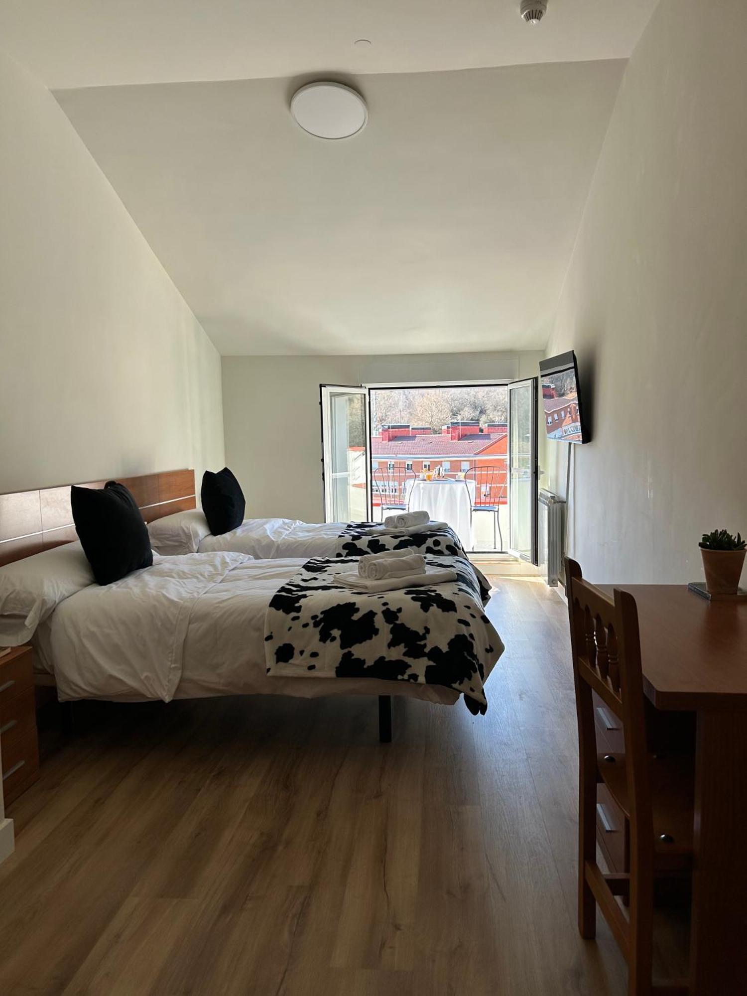 Bicis & Vacas Hotel La Pola de Gordon Ngoại thất bức ảnh